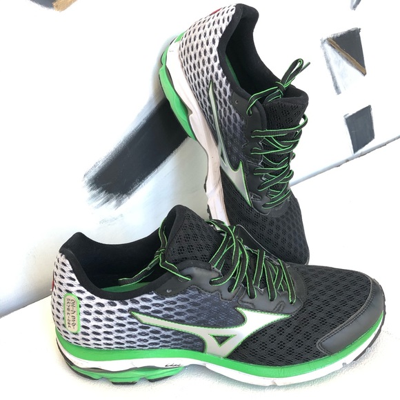 mizuno wave runner 18 mens